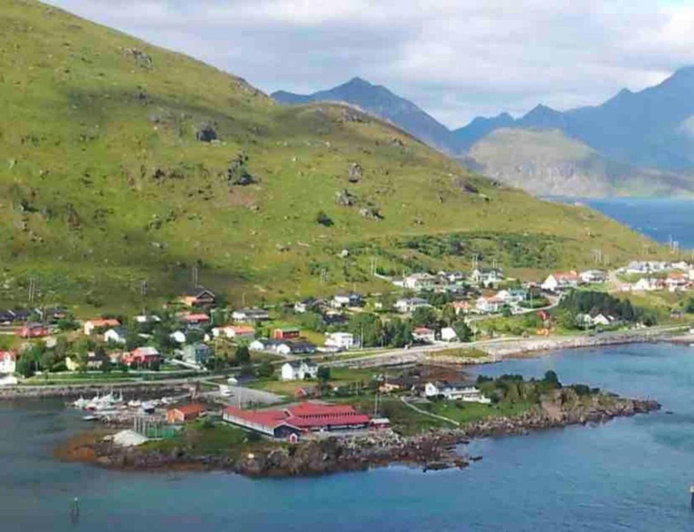 Leilighet Med Balkong Og Havutsikt Pa Napp. Exterior photo