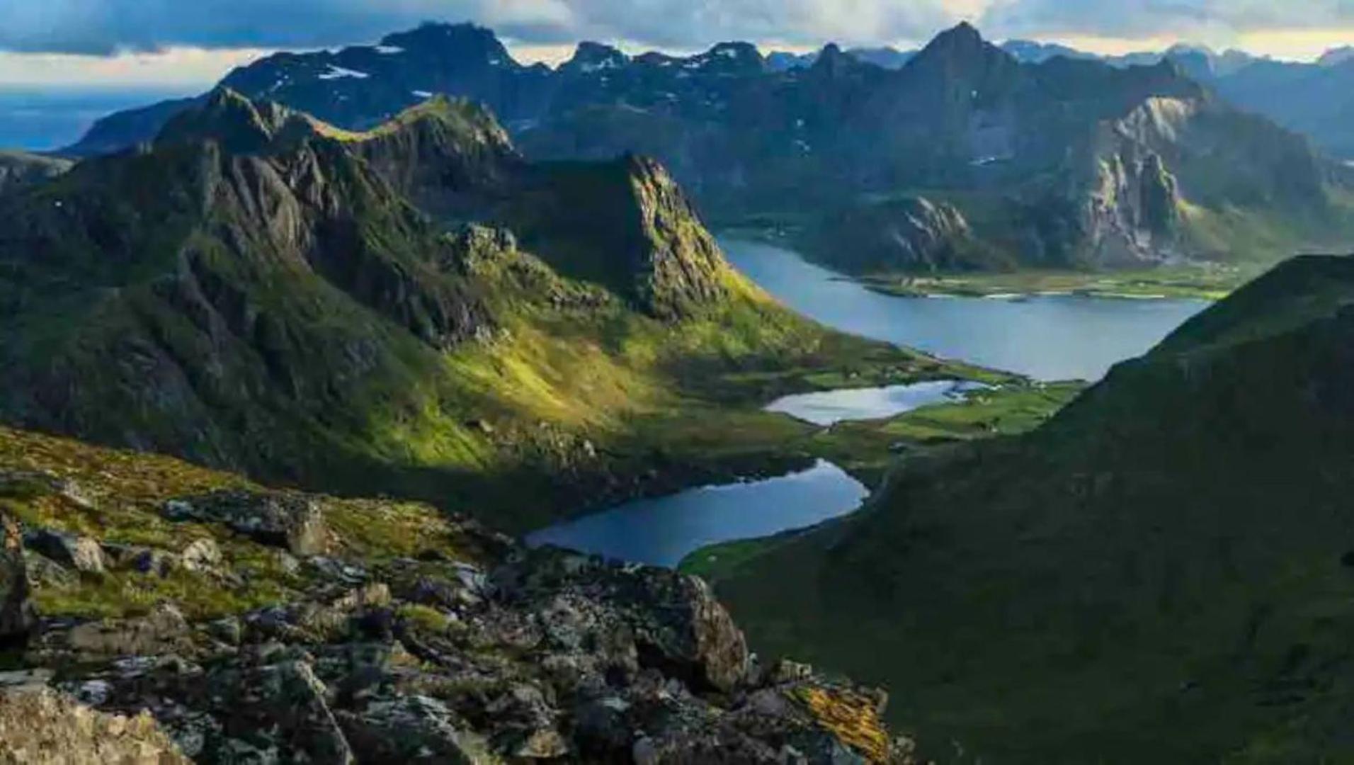Leilighet Med Balkong Og Havutsikt Pa Napp. Exterior photo